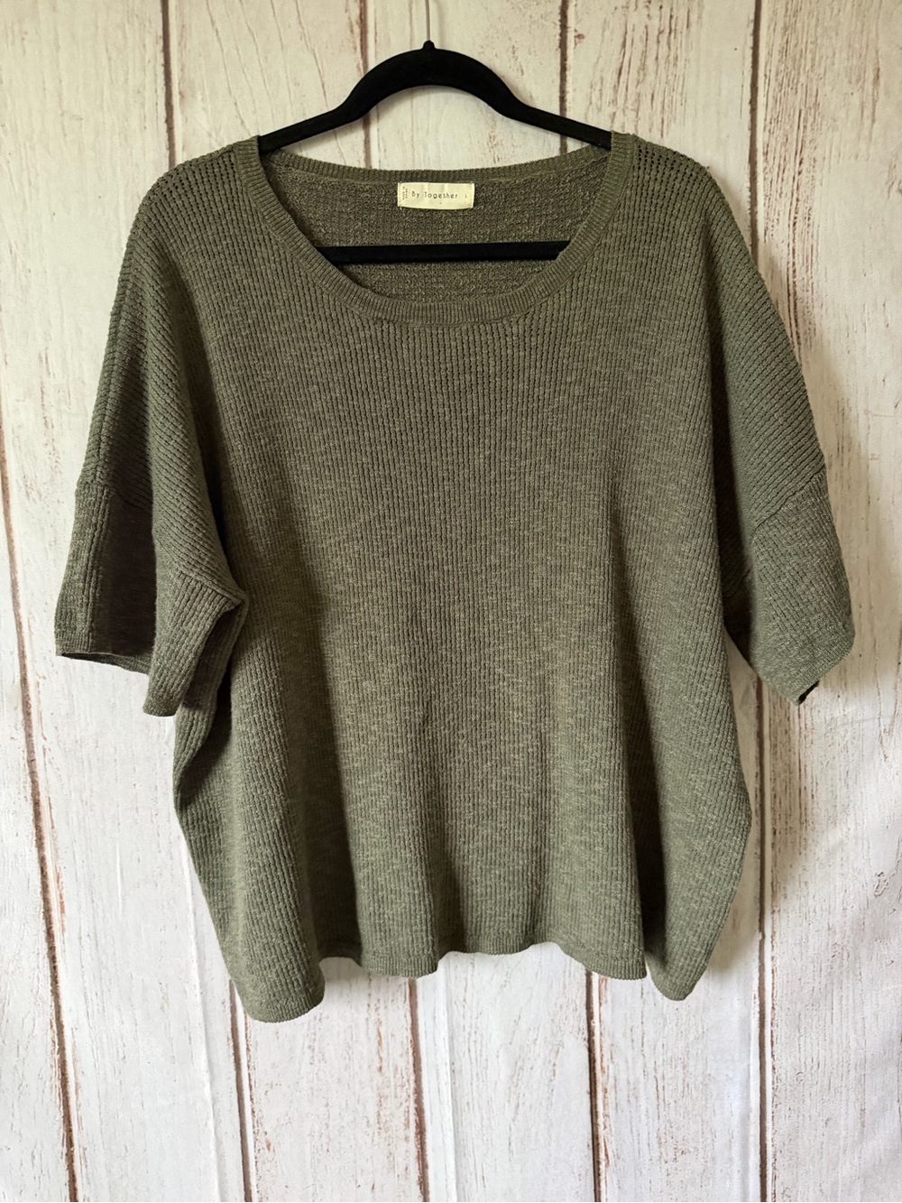 By Together Olive Green Waffle Knit Short Sleeve Sweater Size
L